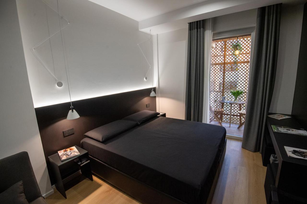 Contemporaneamente 147 - Modern & Comfort Rooms บารี ภายนอก รูปภาพ