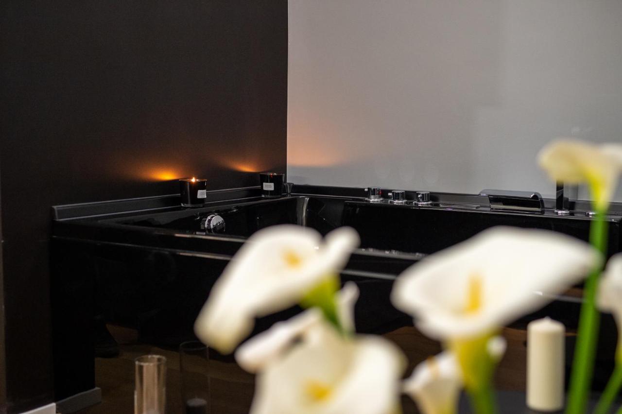 Contemporaneamente 147 - Modern & Comfort Rooms บารี ภายนอก รูปภาพ