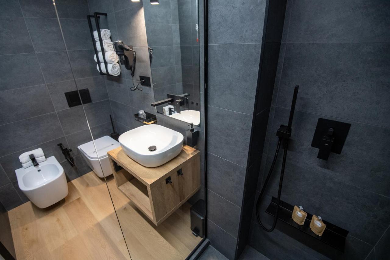 Contemporaneamente 147 - Modern & Comfort Rooms บารี ภายนอก รูปภาพ