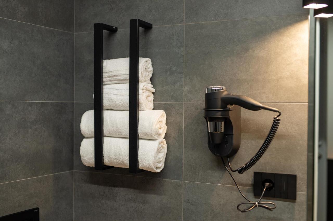 Contemporaneamente 147 - Modern & Comfort Rooms บารี ภายนอก รูปภาพ
