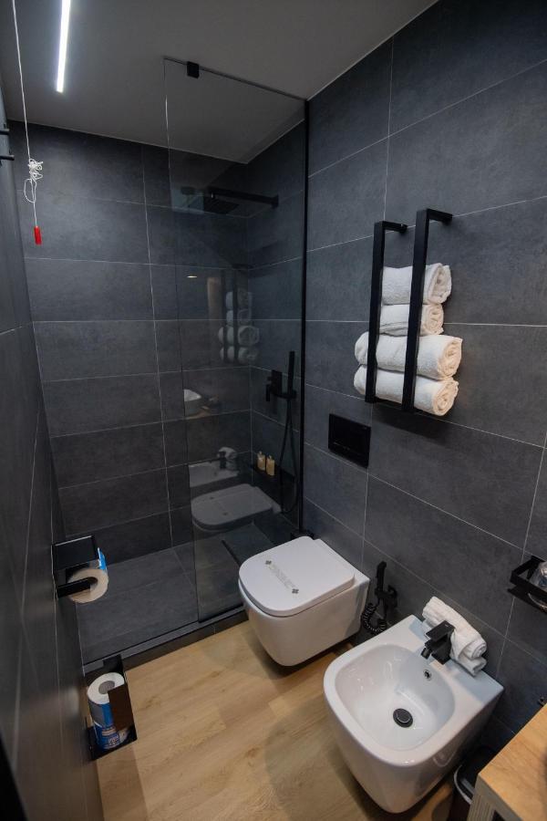 Contemporaneamente 147 - Modern & Comfort Rooms บารี ภายนอก รูปภาพ