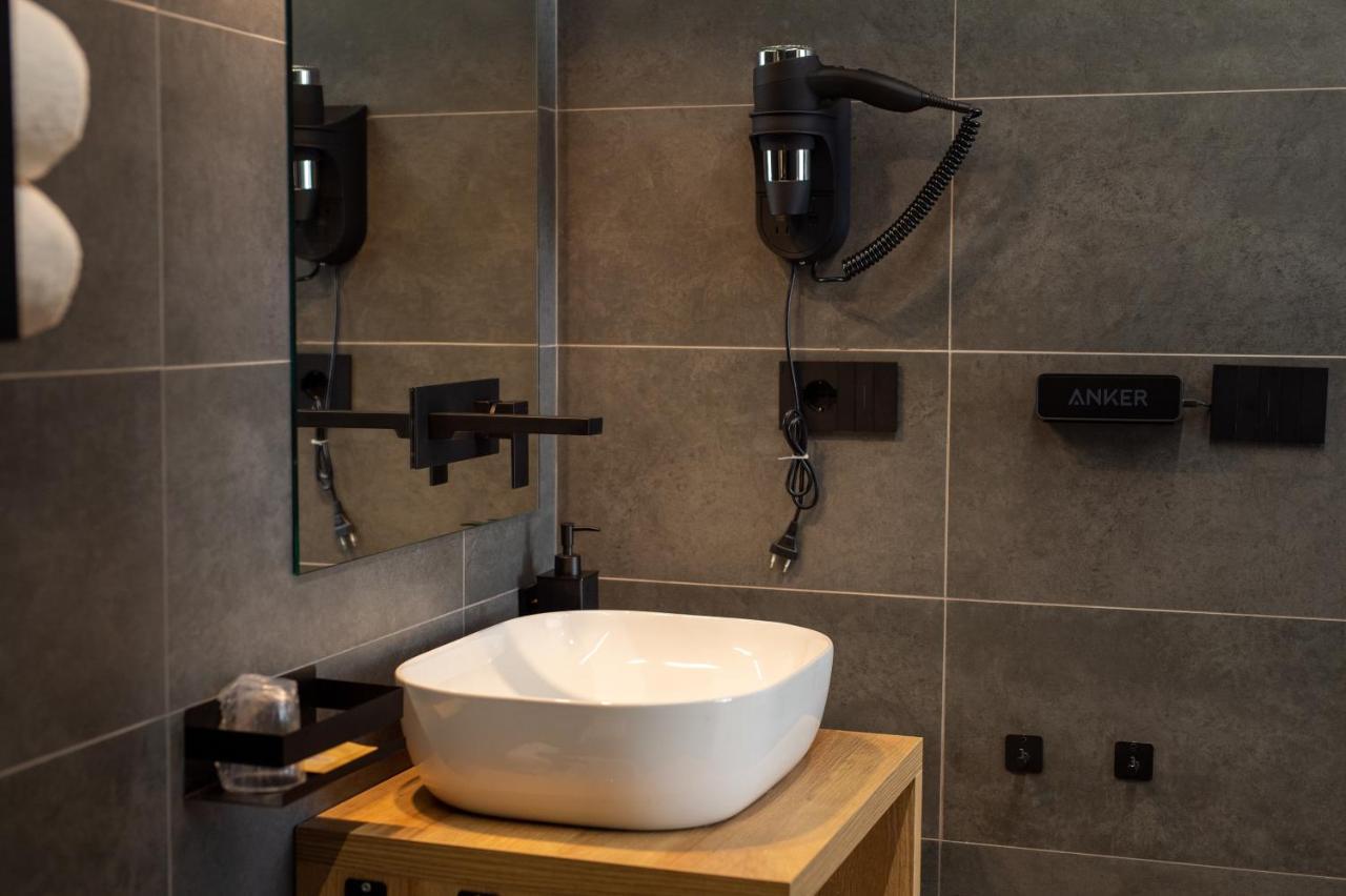 Contemporaneamente 147 - Modern & Comfort Rooms บารี ภายนอก รูปภาพ