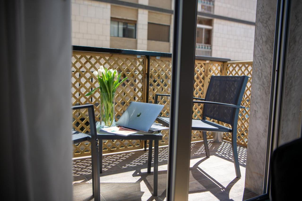 Contemporaneamente 147 - Modern & Comfort Rooms บารี ภายนอก รูปภาพ