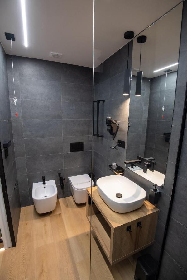 Contemporaneamente 147 - Modern & Comfort Rooms บารี ภายนอก รูปภาพ