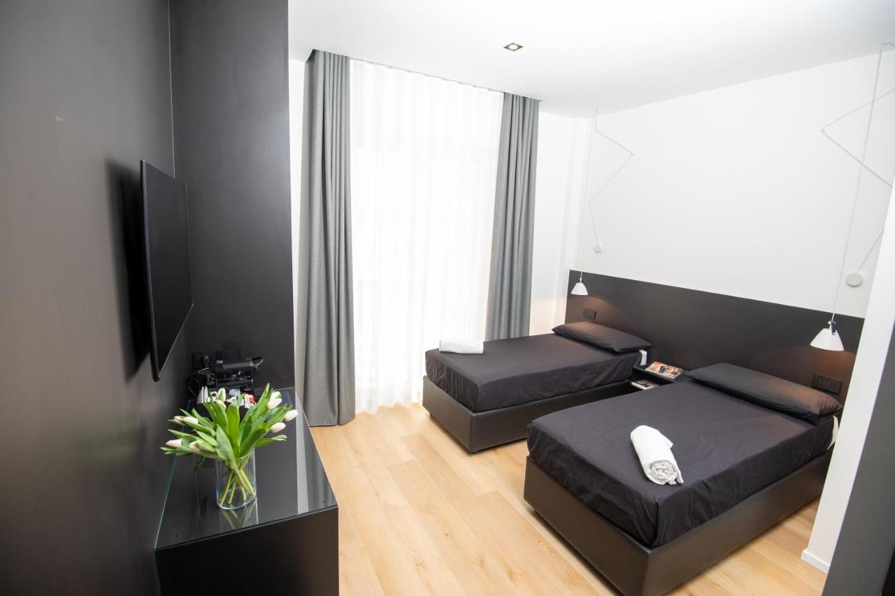 Contemporaneamente 147 - Modern & Comfort Rooms บารี ภายนอก รูปภาพ