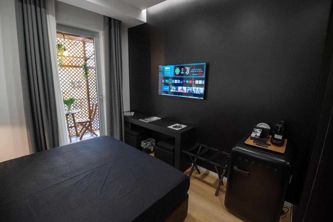 Contemporaneamente 147 - Modern & Comfort Rooms บารี ภายนอก รูปภาพ
